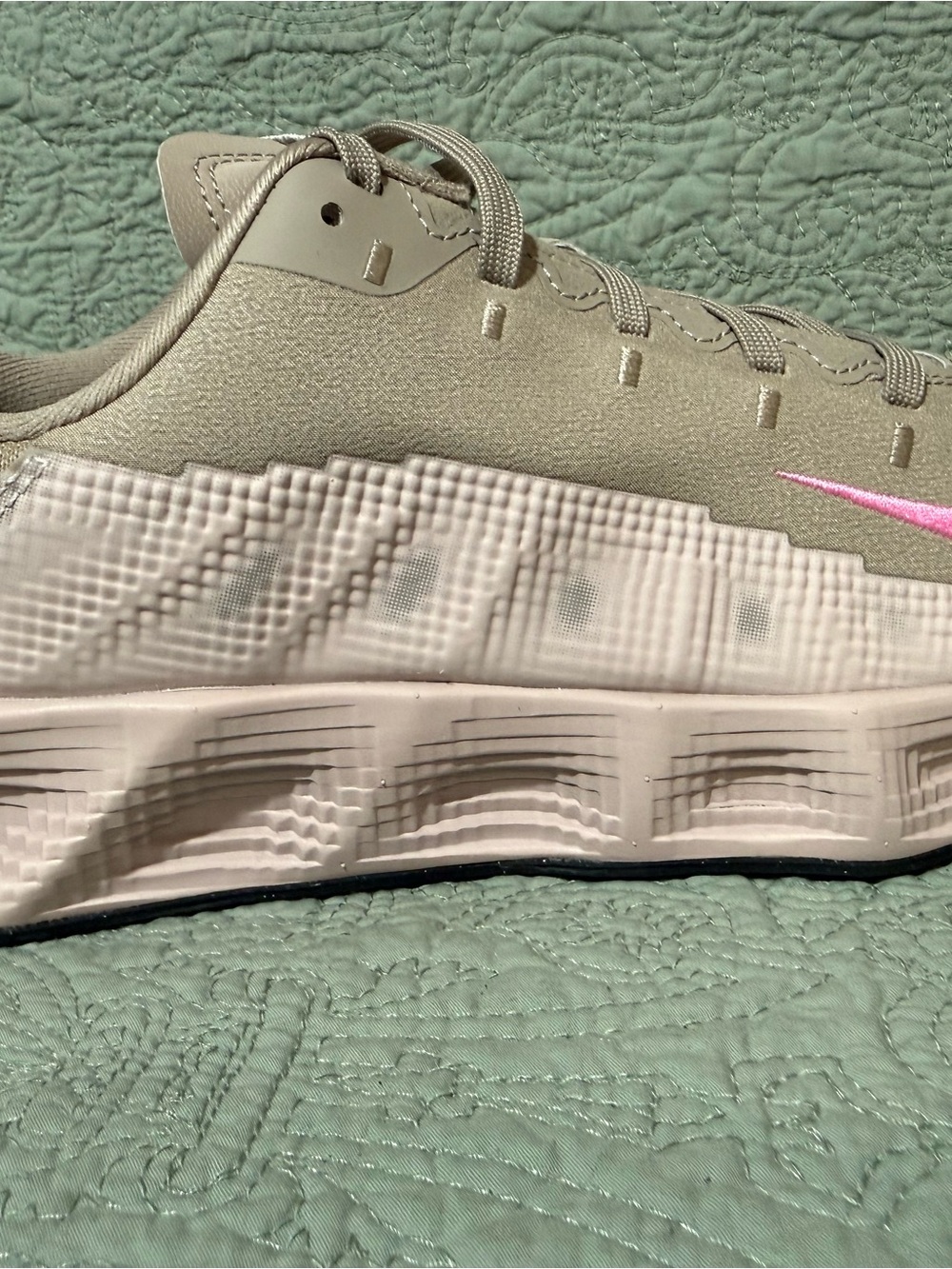 Nike Ava Rover size 7Y or 8.5W Malt/Pale/Silt Red Brand New in Box - Picture 9 of 9